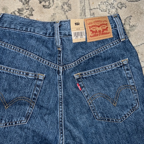 Levi’s High-waisted straight leg Relaxed NWT - Picture 6 of 7